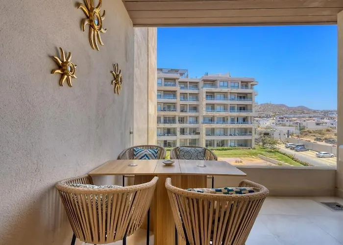 Spectacular Vista Vela - Near Major Attractions, Ac & Balcony Grill Ferienhaus