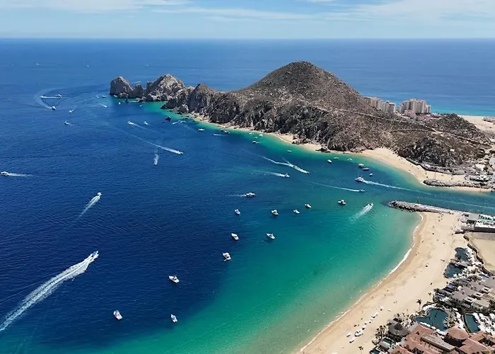 Spectacular Vista Vela - Near Major Attractions, Ac & Balcony Grill