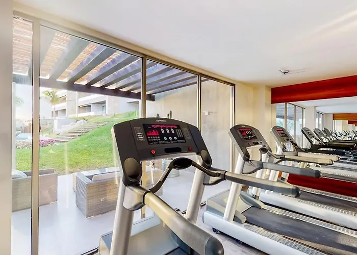 Spectacular Vista Vela - Near Major Attractions, Ac & Balcony Grill Ferienhaus